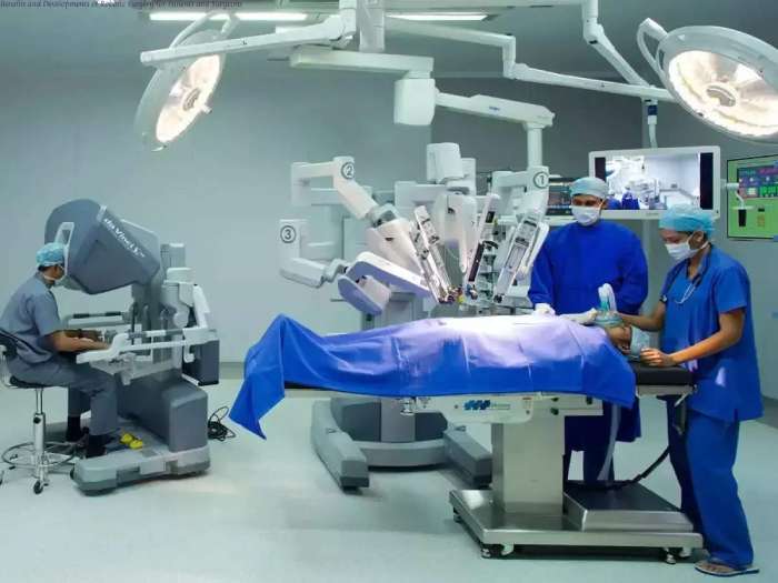 Benefits and Developments of Robotic Surgery for Patients and Surgeons